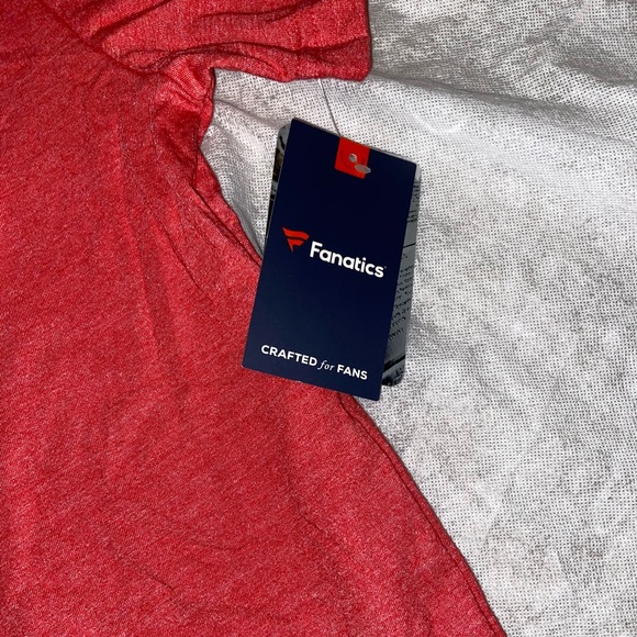 T-Shirt - Picture 2 of 4